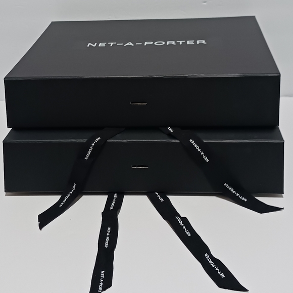 Net-A-Porter Empty boxes + 1 Travel Garment Bag + Extras. - Picture 4 of 13
